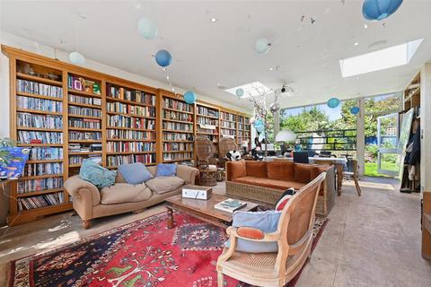 5 bed property, in Rylett Crescent, £2,000,000
