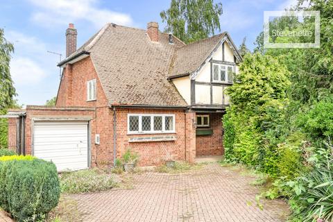 2 bed property, in Wood Meads, £700,000