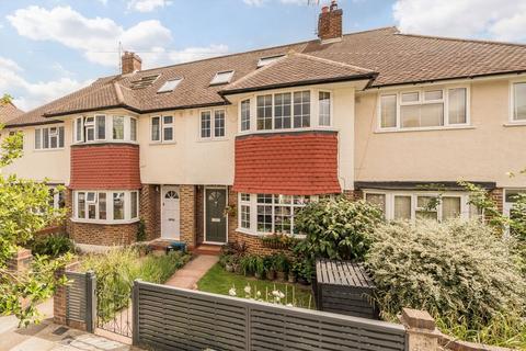 4 bed property, in Lincoln Avenue, £749,950