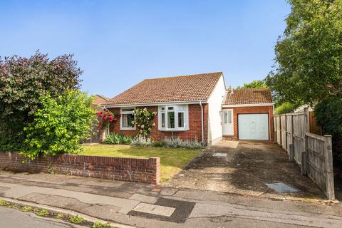 3 bed property, in Fraser Gardens, £450,000