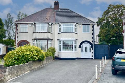 3 bed property, in Green Drive, £280,000