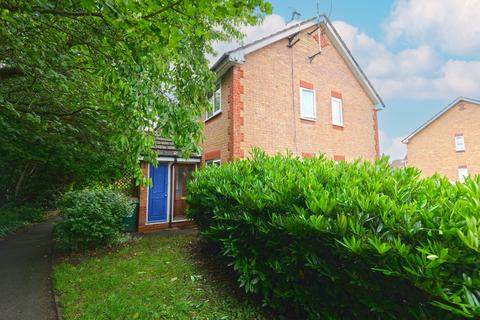 1 bed property, in Coundon Road, £165,000