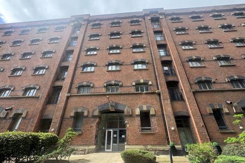 1 bed property, in Apartment 44 East Float Quay, £55,000