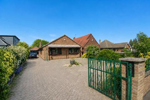 4 bed property, in Treaty Road, £500,000