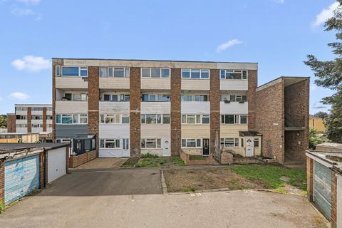 2 bed property, in Douglas Road, £200,000