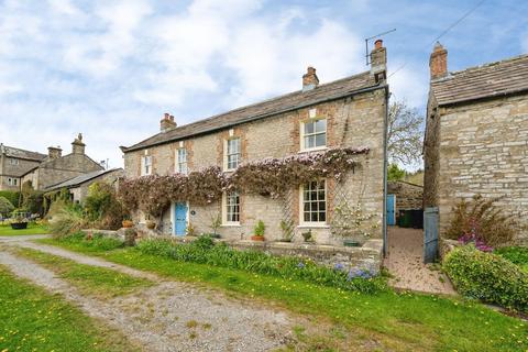 4 bed property, in Bellerby, £400,000