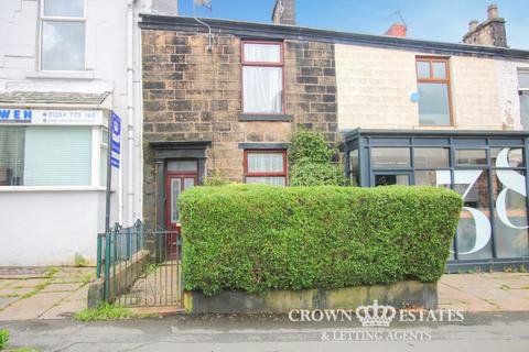 2 bed property, in Railway Road, £69,950