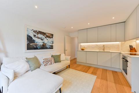 2 bed property, in South Lambeth Road, £575,000