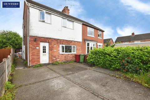 3 bed property, in Maple Tree Close East, £135,000