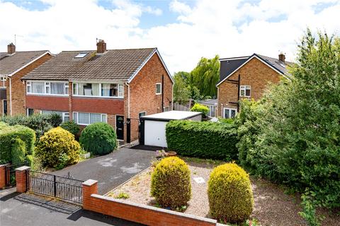 3 bed property, in Victoria Mount, £395,000