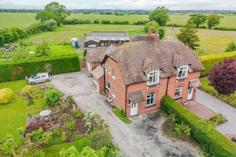 3 bed property, in Meadowvale, £485,000