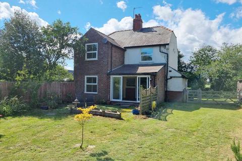 3 bed property, in Lazy Acre, £325,000