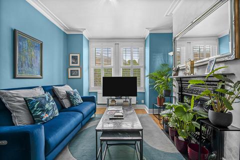 2 bed property, in St. Norbert Road, £725,000
