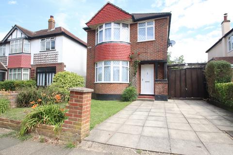 3 bed property, in The Highway, £650,000