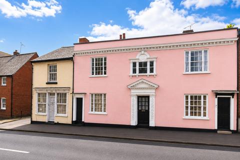3 bed property, in Hythe Hill, £275,000