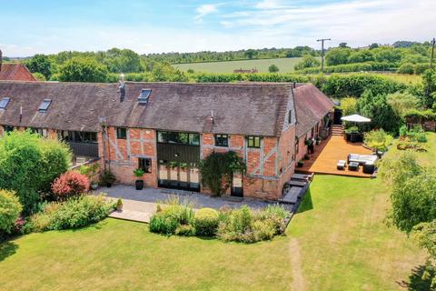 5 bed property, in Shelfield, £1,000,000