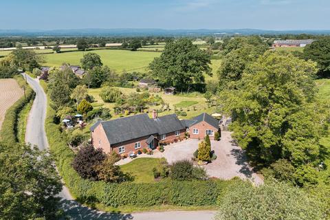 5 bed property, in Oldcastle, £765,000