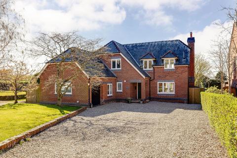 5 bed property, in Northgate, £825,000