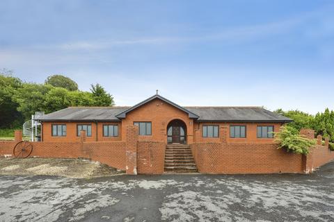 6 bed property, in Sawel Terrace, £675,000