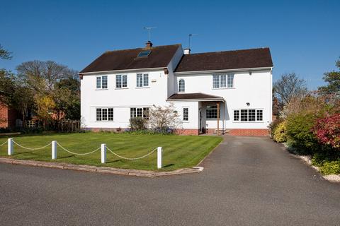 5 bed property, in Grindley Bank, £700,000