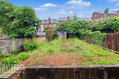 3 bed property, in Wood Road, £140,000