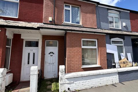 2 bed property, in Kenyon Street, £170,000