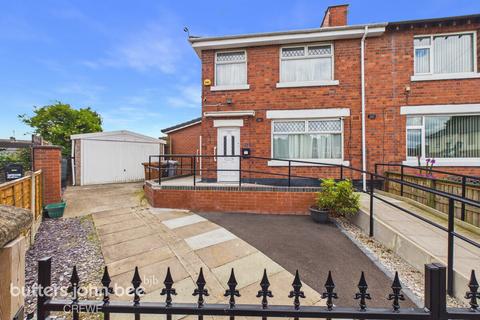 4 bed property, in Davenham Crescent, £230,000