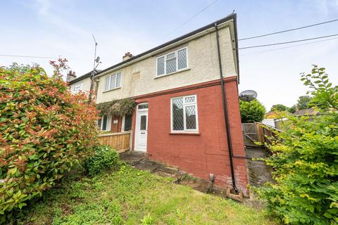 3 bed property, in Ludgershall Road, £250,000
