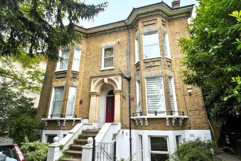 1 bed property, in Flat 5, £135,000