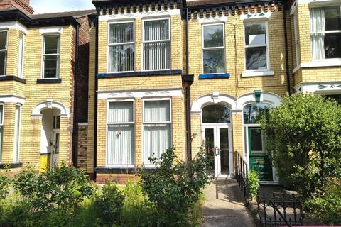 6 bed property, in 62 Sunny Bank, £40,000