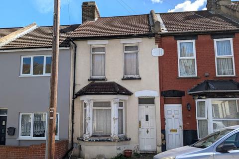 2 bed property, in 49 Albany Road, £110,000