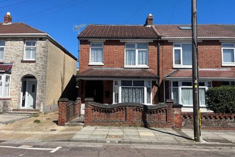 4 bed property, in Aylen Road, £300,000