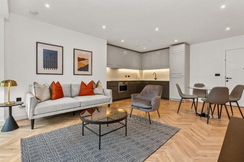 1 bed property, in Heritage Walk, £450,000