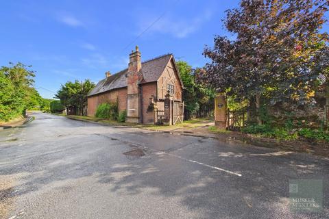 4 bed property, in Church Road, £475,000