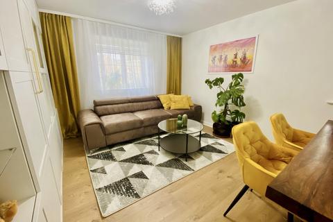 1 bed property, in Glan Yr Afon, £99,995