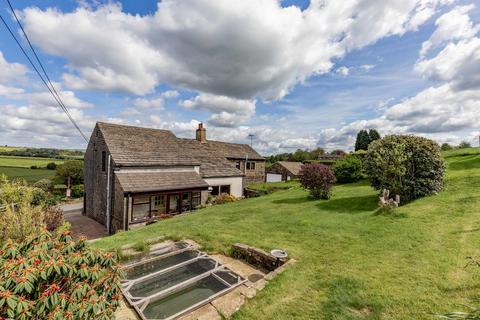 4 bed property, in Stone Gables, £675,000