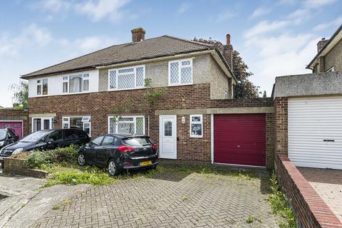 3 bed property, in Ravenswood, £525,000