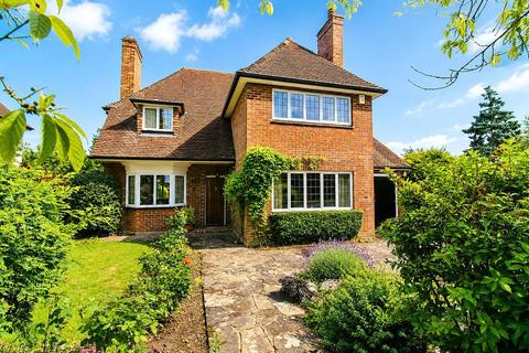 4 bed property, in Longcroft Avenue Banstead Village, £1,100,000