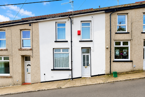 2 bed property, in Cromer Street, £99,995