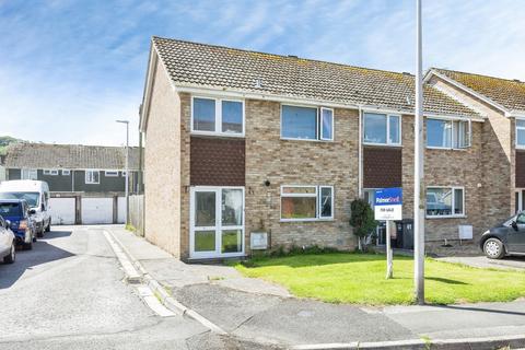 3 bed property, in Brompton Road, £225,000