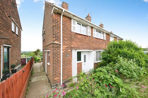 3 bed property, in Slant Lane, £150,000