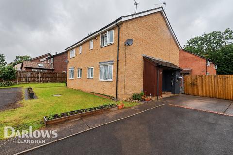 1 bed property, in Oakridge, £180,000