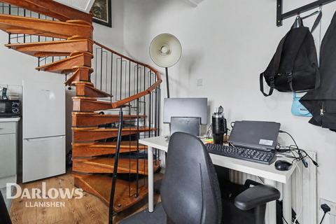 1 bed property, in Oakridge, £190,000