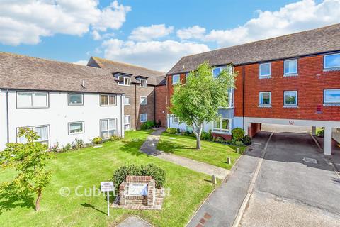 2 bed property, in Dial Close, £180,000