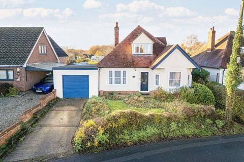 4 bed property, in Frambury Lane, £270,000