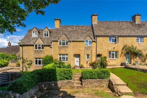 2 bed property, in Snowshill, £525,000