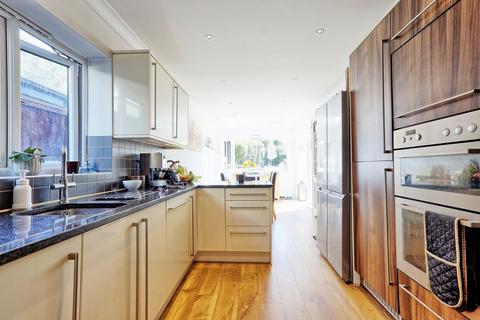 4 bed property, in High Road, £700,000