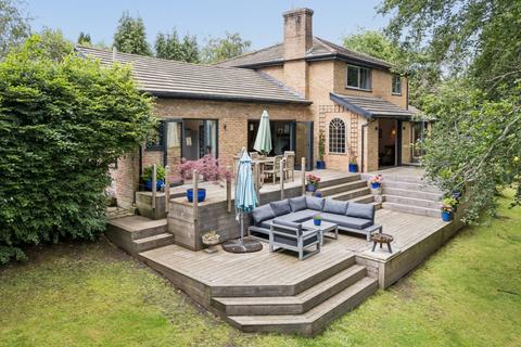 5 bed property, in Beeches Drive, £1,450,000