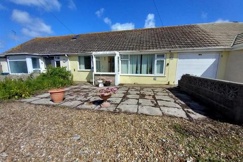2 bed property, in Aysha Gardens, £250,000