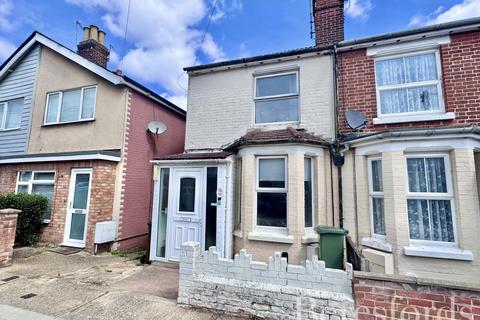 3 bed property, in Pownall Crescent, £250,000